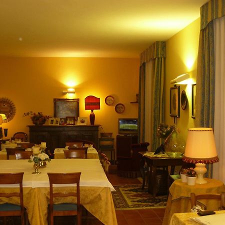 Hotel La Rocca Gubbio Extérieur photo