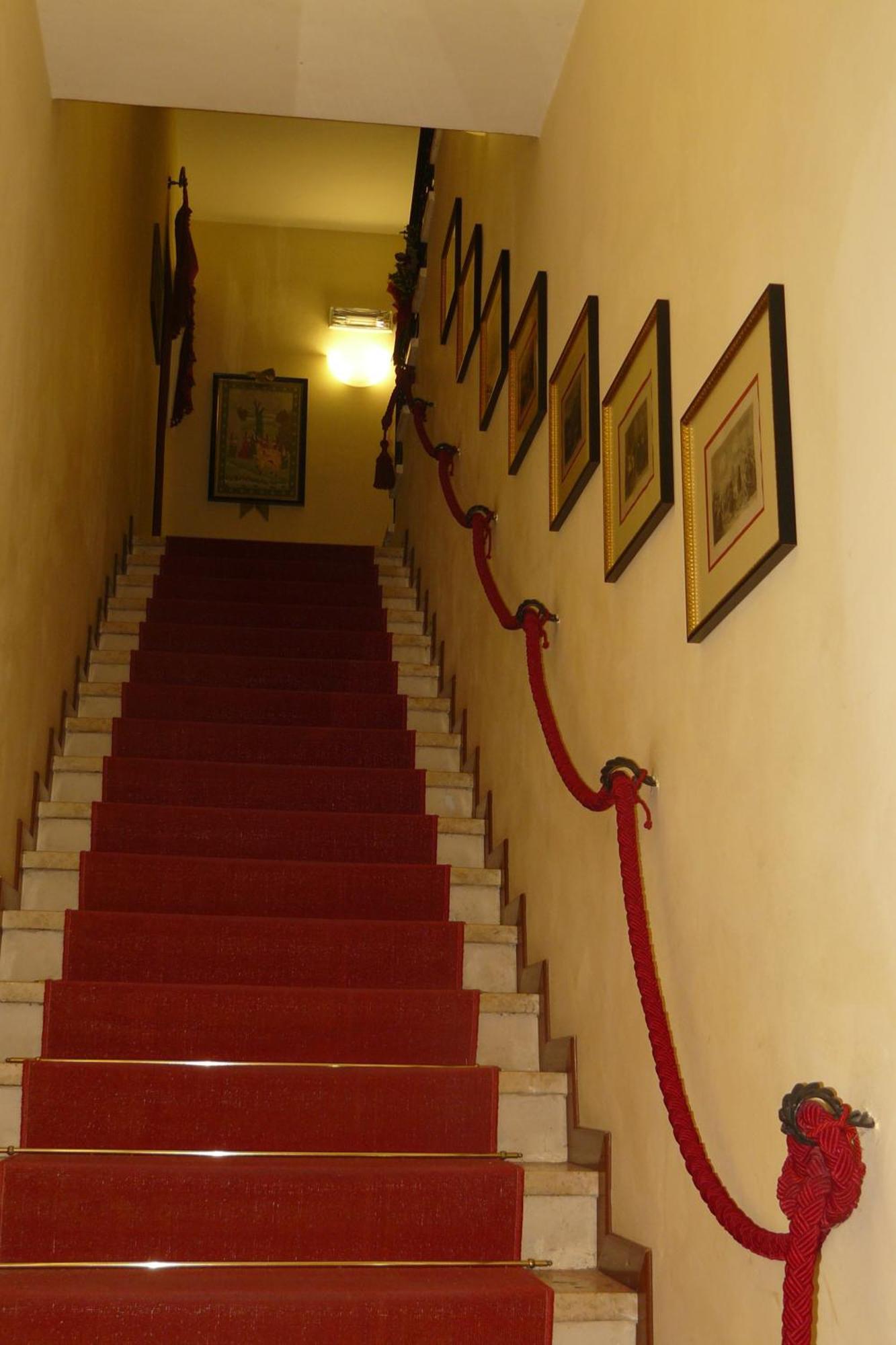 Hotel La Rocca Gubbio Extérieur photo