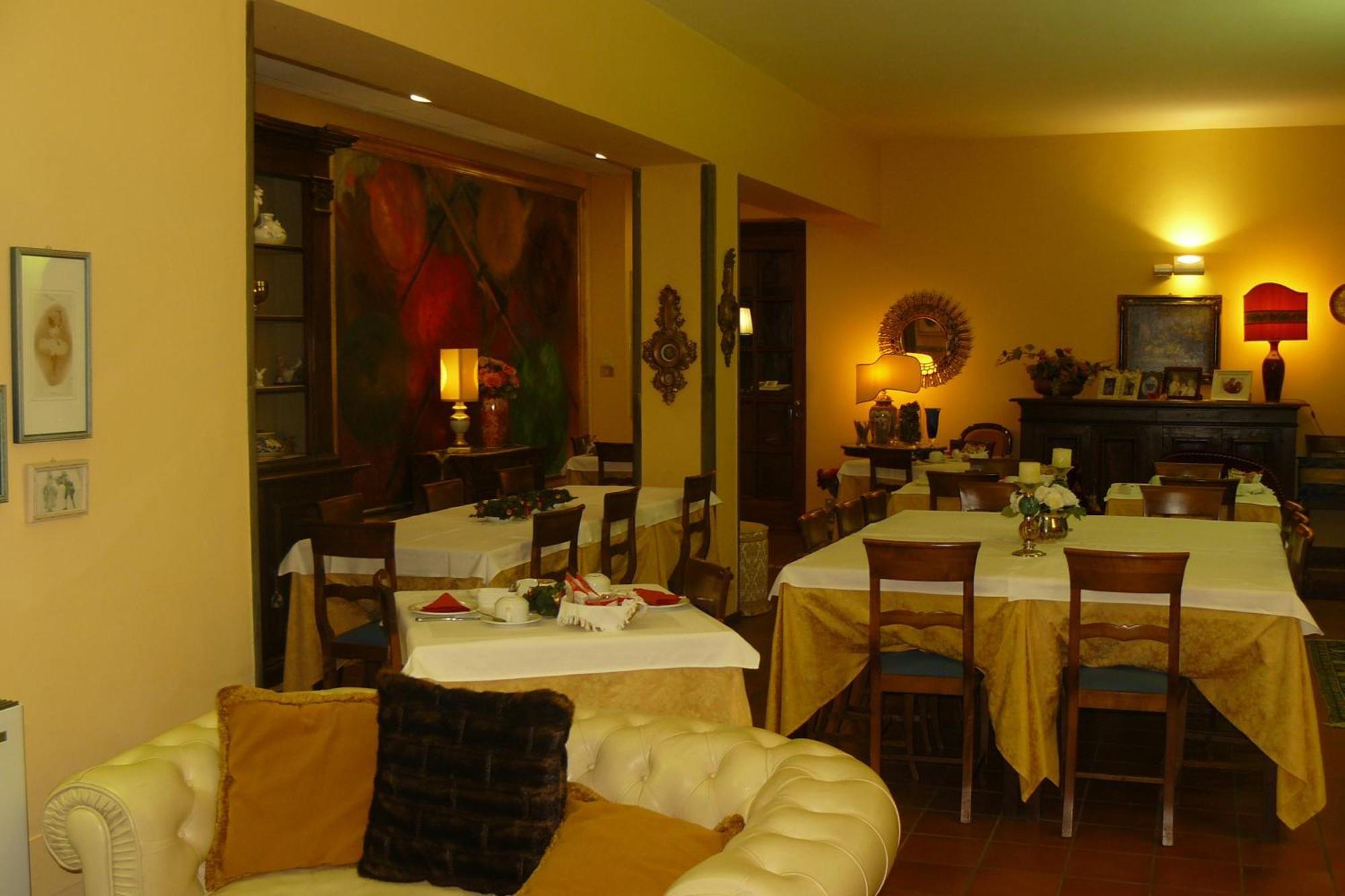 Hotel La Rocca Gubbio Extérieur photo