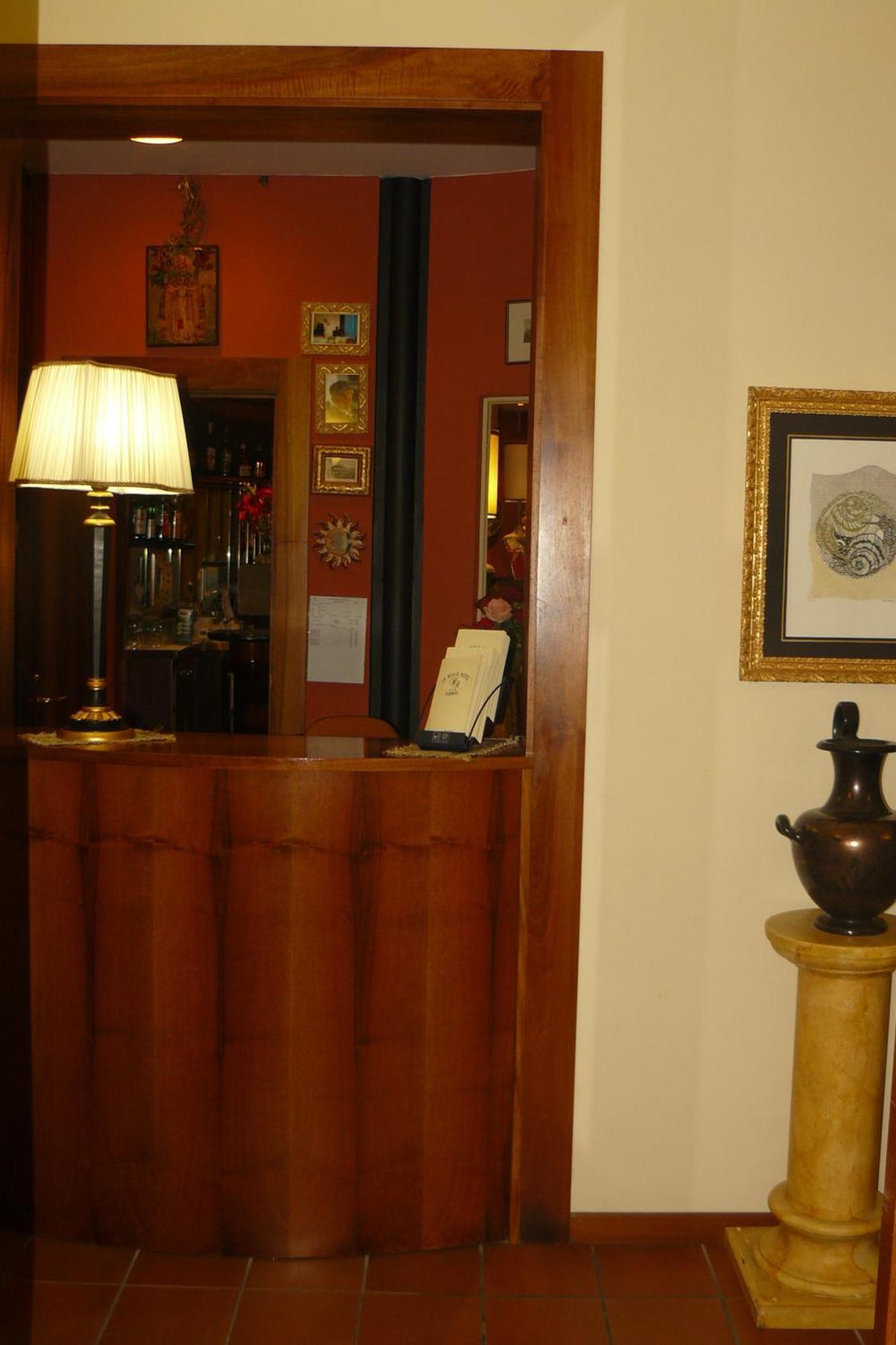 Hotel La Rocca Gubbio Extérieur photo