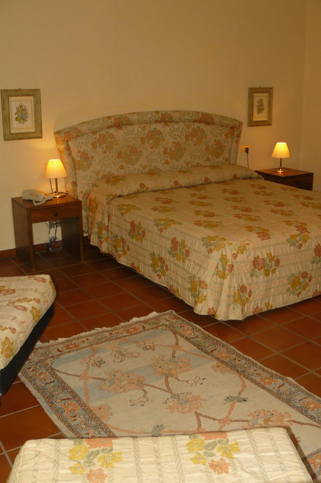 Hotel La Rocca Gubbio Extérieur photo