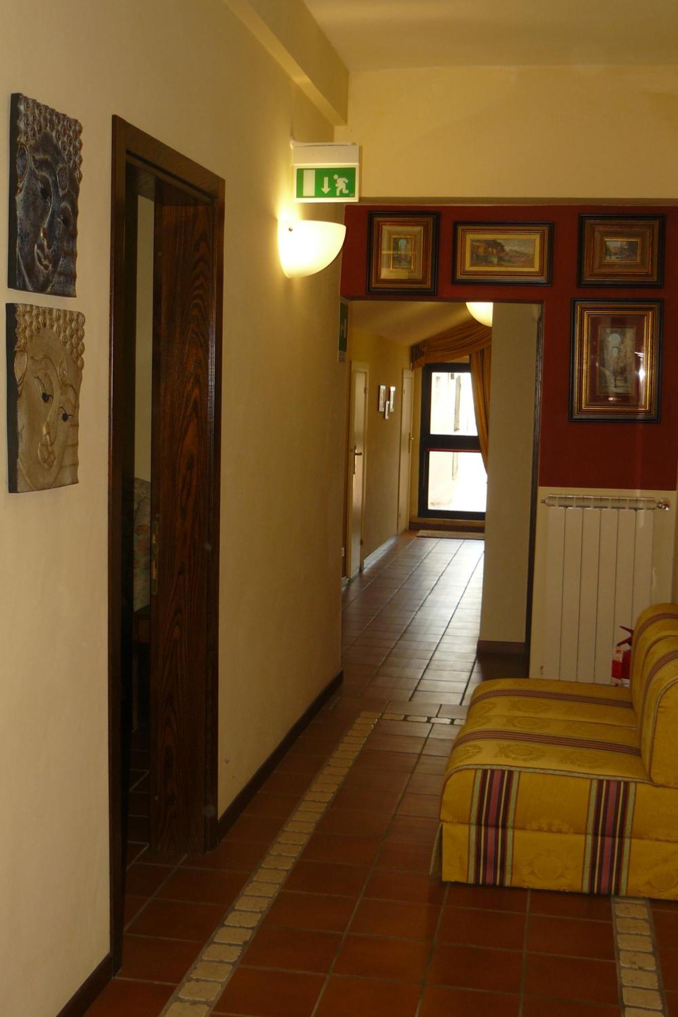 Hotel La Rocca Gubbio Extérieur photo
