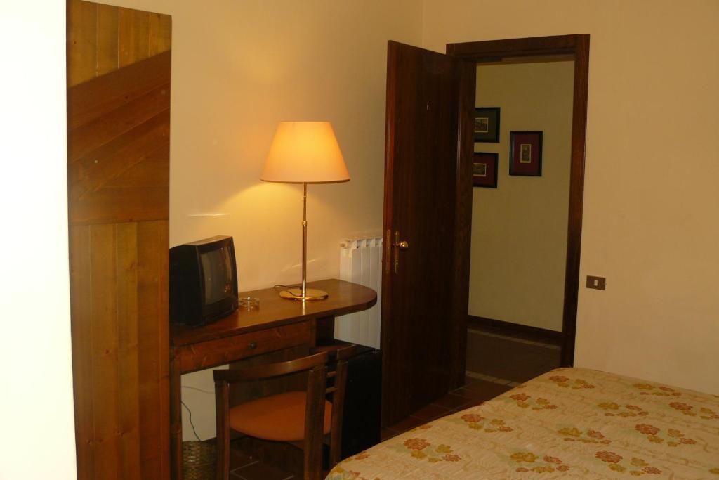 Hotel La Rocca Gubbio Extérieur photo