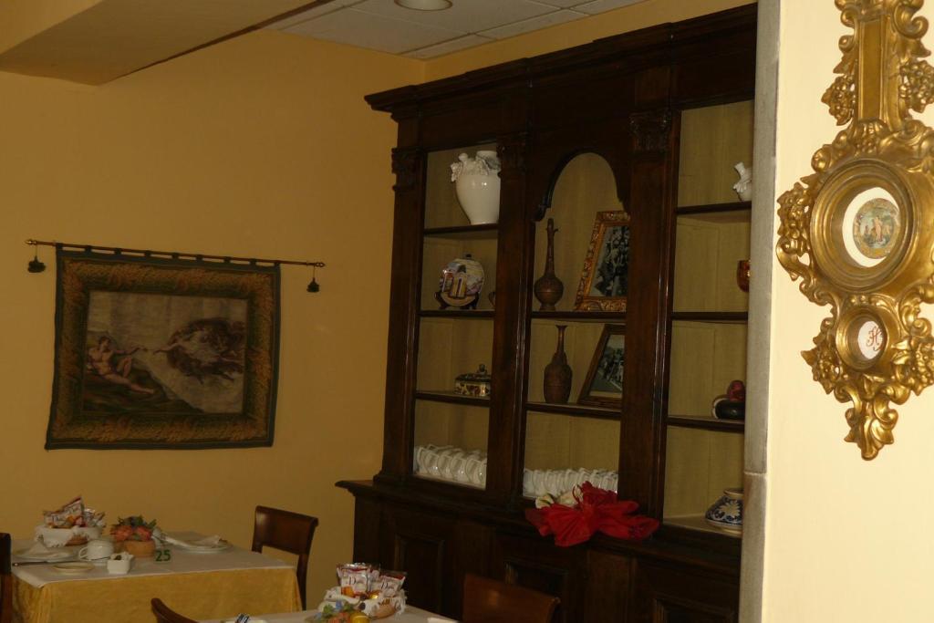 Hotel La Rocca Gubbio Extérieur photo